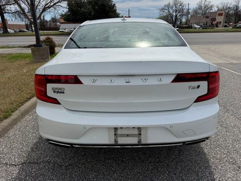 Used 2017 Volvo S90 T6 Momentum w/ Vision Package image 5