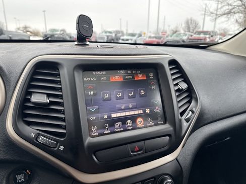 Used 2016 Jeep Cherokee 75th Anniversary image 25