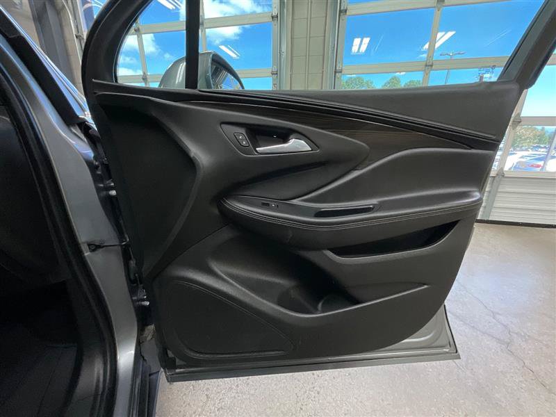 Used 2020 Buick Envision Essence AWD/4WD image 29