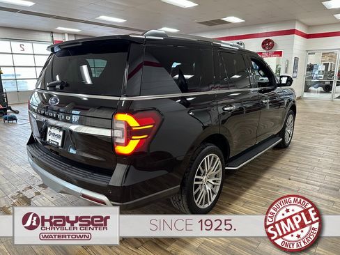 Used 2022 Ford Expedition Limited image 5