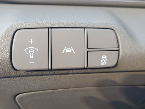 Used 2023 Hyundai Elantra SEL image 26