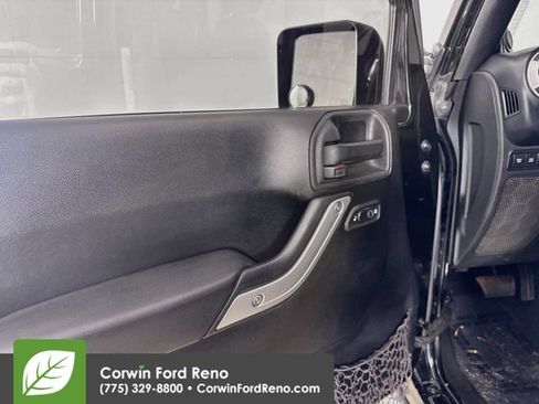Used 2013 Jeep Wrangler Unlimited Rubicon AWD/4WD image 17