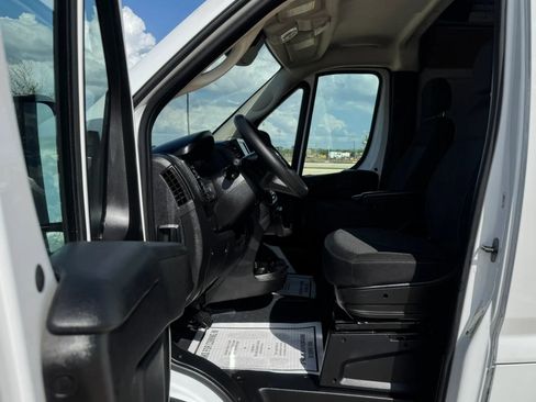 Used 2025 RAM ProMaster 2500 w/ Convenience Group image 19