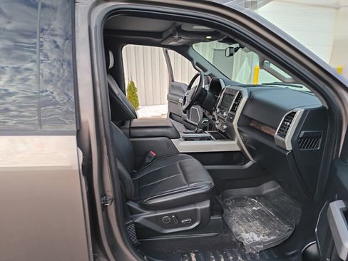 Certified 2018 Ford F150 Lariat w/ Equipment Group 502A Luxury image 17