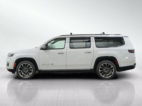 Used 2024 Jeep Wagoneer L Series III w/ Premium Group I AWD/4WD image 2