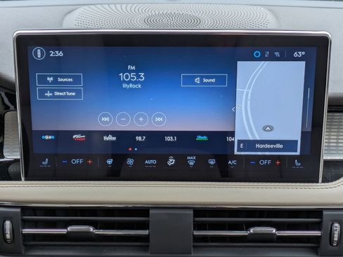 Certified 2023 Lincoln Corsair FWD w/ Equipment Group 101A image 11