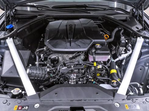 Certified 2026 Genesis G70 2.5T RWD image 25