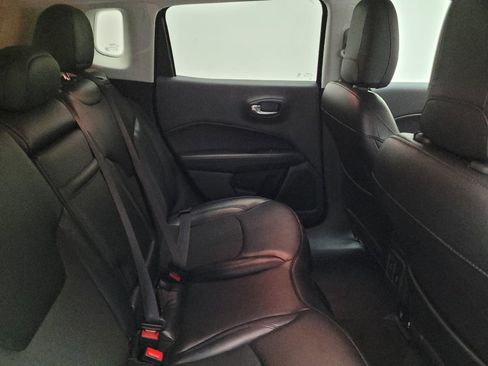 Used 2019 Jeep Compass Latitude FWD image 19