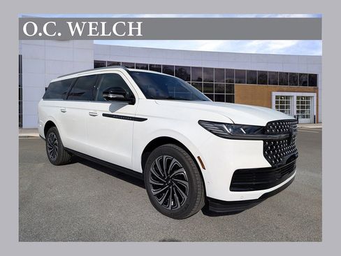 Certified 2025 Lincoln Navigator L Black Label image 1