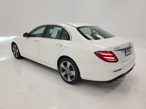 Used 2020 Mercedes-Benz E 350 4MATIC Sedan image 5