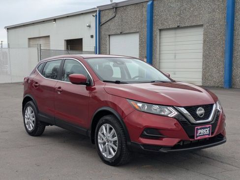 Used 2021 Nissan Rogue Sport S image 3