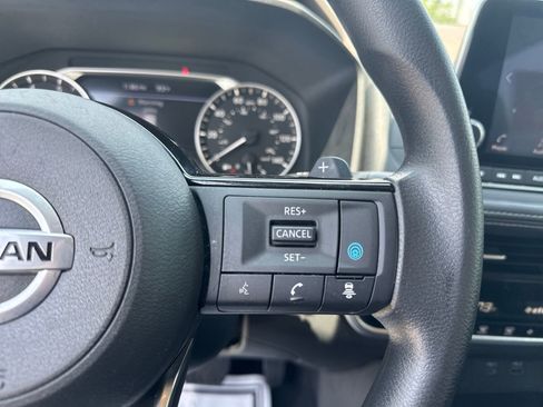 Used 2021 Nissan Rogue SV FWD image 17