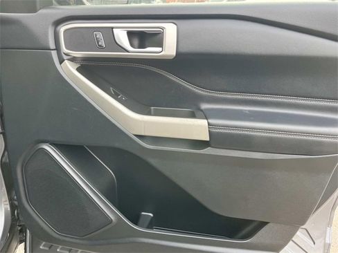 Used 2022 Ford Explorer XLT w/ Equipment Group 202A image 26