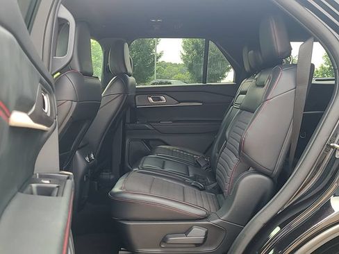 Used 2025 Ford Explorer ST-Line w/ ST-Line Street Pack AWD/4WD image 25
