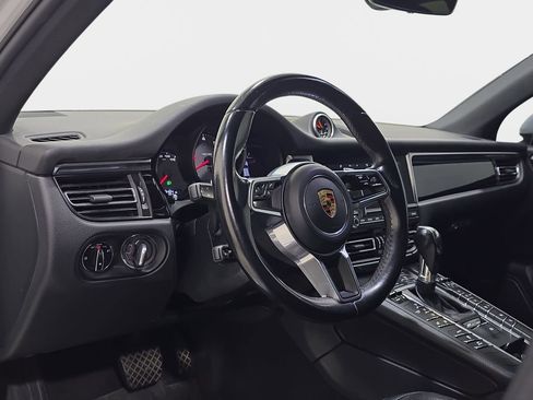 Used 2021 Porsche Macan S image 17