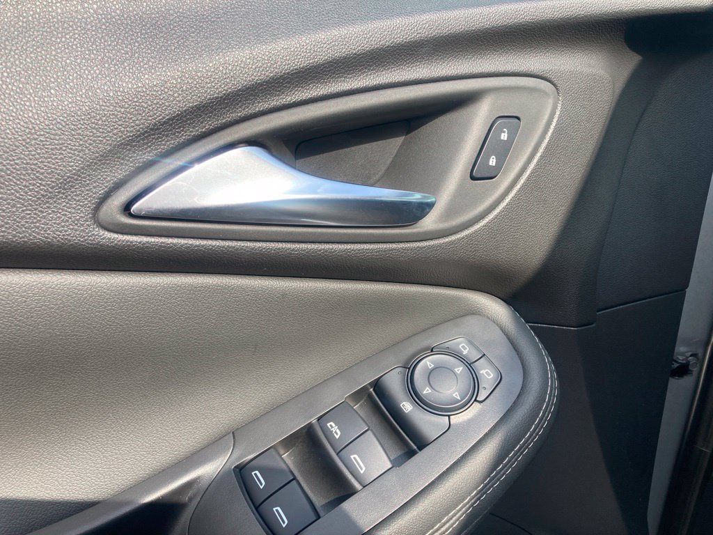 Certified 2023 Buick Encore GX Preferred w/ Cold Weather Comfort Package AWD/4WD image 16