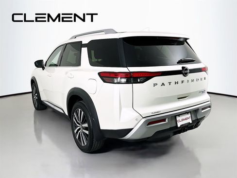 Used 2022 Nissan Pathfinder Platinum w/ Cargo Package AWD/4WD image 10