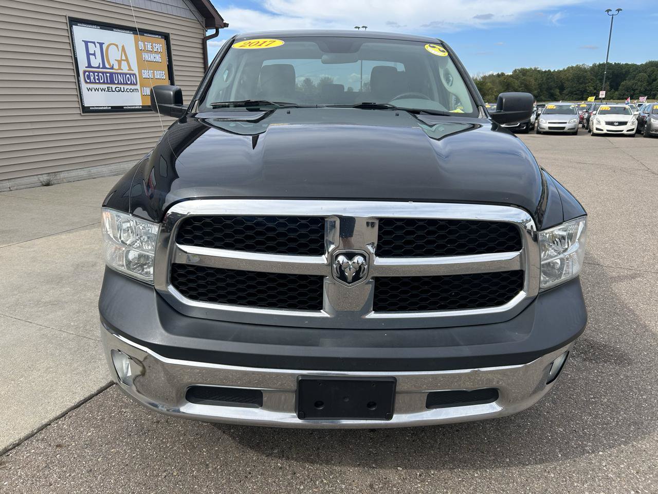 Used 2017 RAM 1500 ST w/ SXT Appearance Group AWD/4WD image 2