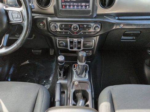 Used 2018 Jeep Wrangler Unlimited Sport S AWD/4WD image 18
