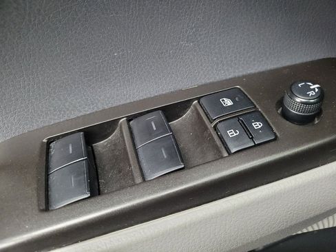 Used 2023 Toyota Camry SE FWD image 27