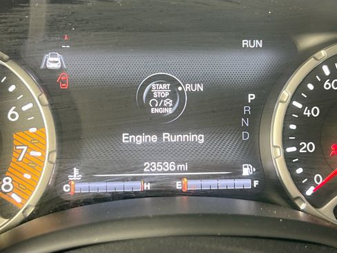 Used 2022 Jeep Renegade Latitude w/ Convenience Group image 12