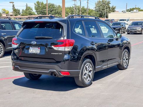Used 2023 Subaru Forester Premium AWD/4WD image 4
