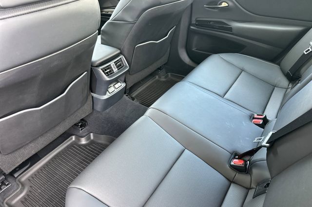Used 2025 Lexus ES 350 w/ Premium Package FWD image 14