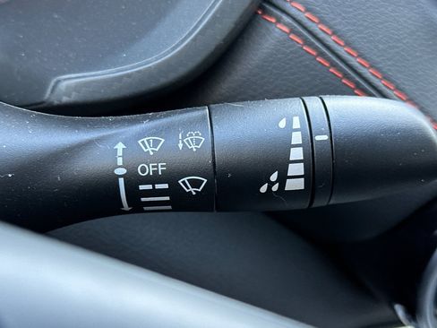 Used 2025 Nissan Sentra SR w/ SR Premium Package image 38