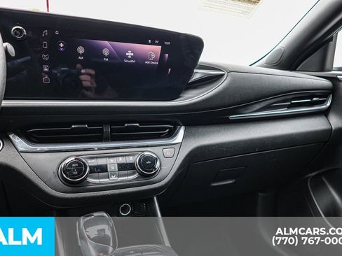 Used 2025 Buick Envista Preferred FWD image 38