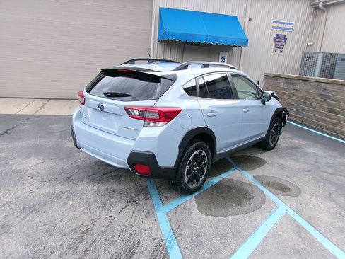 Used 2021 Subaru Crosstrek 2.0i image 5