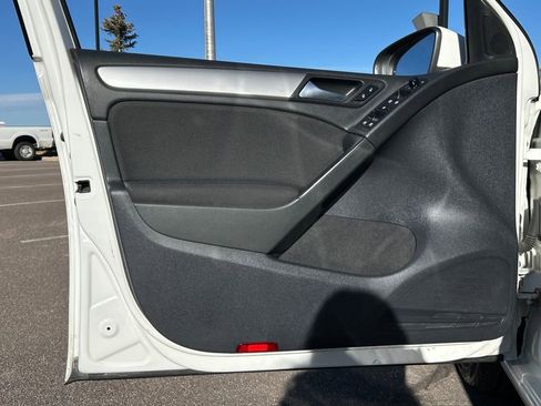 Used 2011 Volkswagen Golf TDI image 24