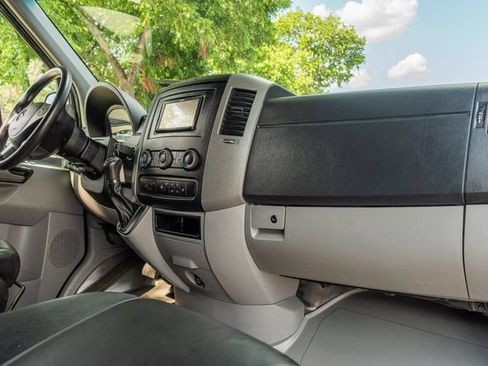 Used 2016 Mercedes-Benz Sprinter 2500 image 38
