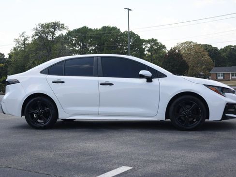 Used 2021 Toyota Corolla SE FWD image 6