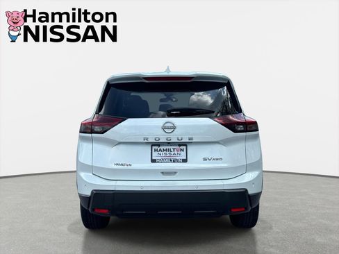 Used 2024 Nissan Rogue SV AWD/4WD image 3