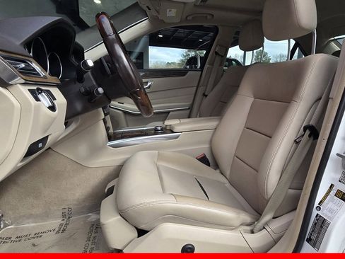 Used 2016 Mercedes-Benz E 350 Sedan image 3