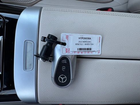 Used 2023 Mercedes-Benz GLC 300 4MATIC image 32