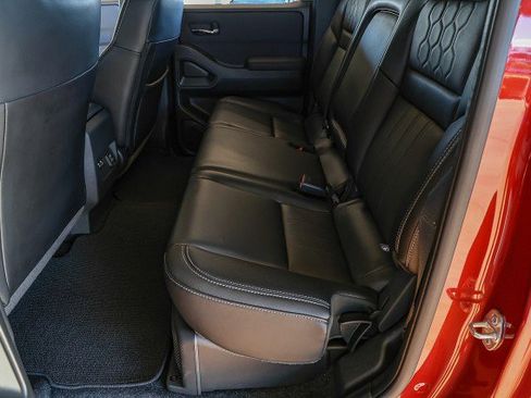 Used 2024 Nissan Frontier SL w/ Technology Package image 29