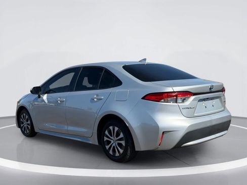 Used 2022 Toyota Corolla LE w/ Carpet Mat Package (TMS) FWD image 3