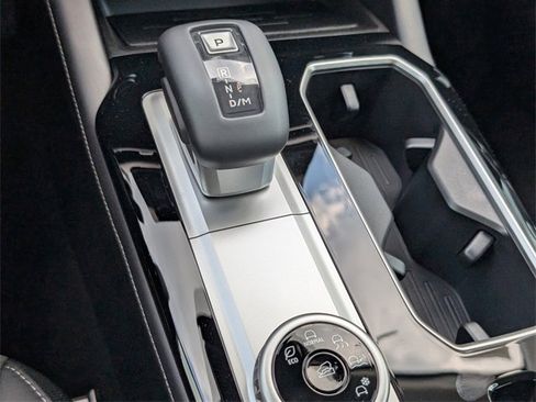 New 2025 Mitsubishi Outlander SE image 22