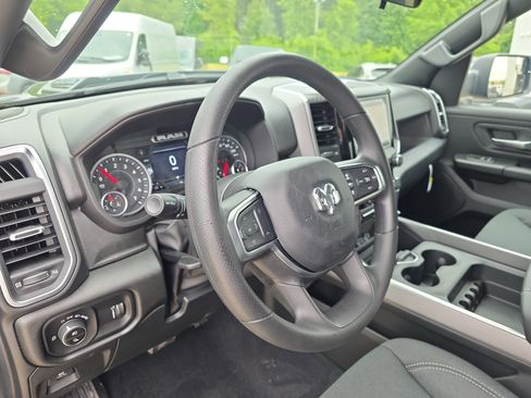 New 2026 RAM 1500 Express AWD/4WD image 13