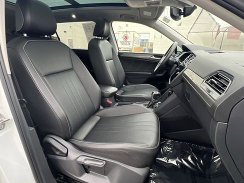 Used 2022 Volkswagen Tiguan SE image 26