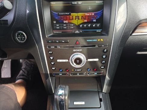Used 2016 Ford Explorer Limited w/ Equipment Group 301A FWD image 16