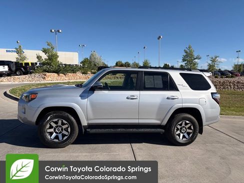 Used 2024 Toyota 4Runner TRD Off-Road Premium AWD/4WD image 4