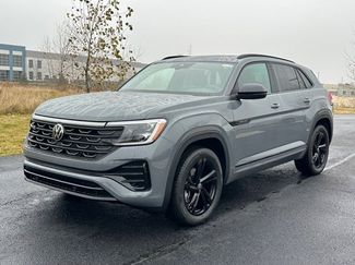 New 2026 Volkswagen Atlas Cross Sport SEL R-Line AWD/4WD video 3