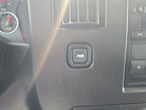 Used 2016 Chevrolet Express 2500 RWD image 23