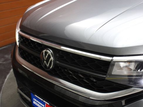 Used 2023 Volkswagen Taos S FWD image 3