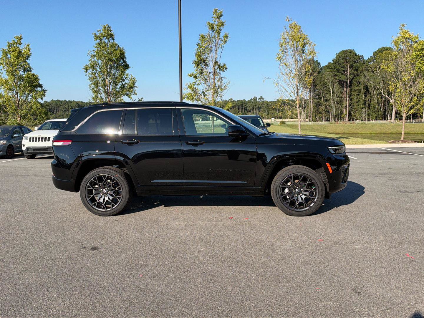 New 2027 Jeep Grand Cherokee Summit AWD/4WD image 10