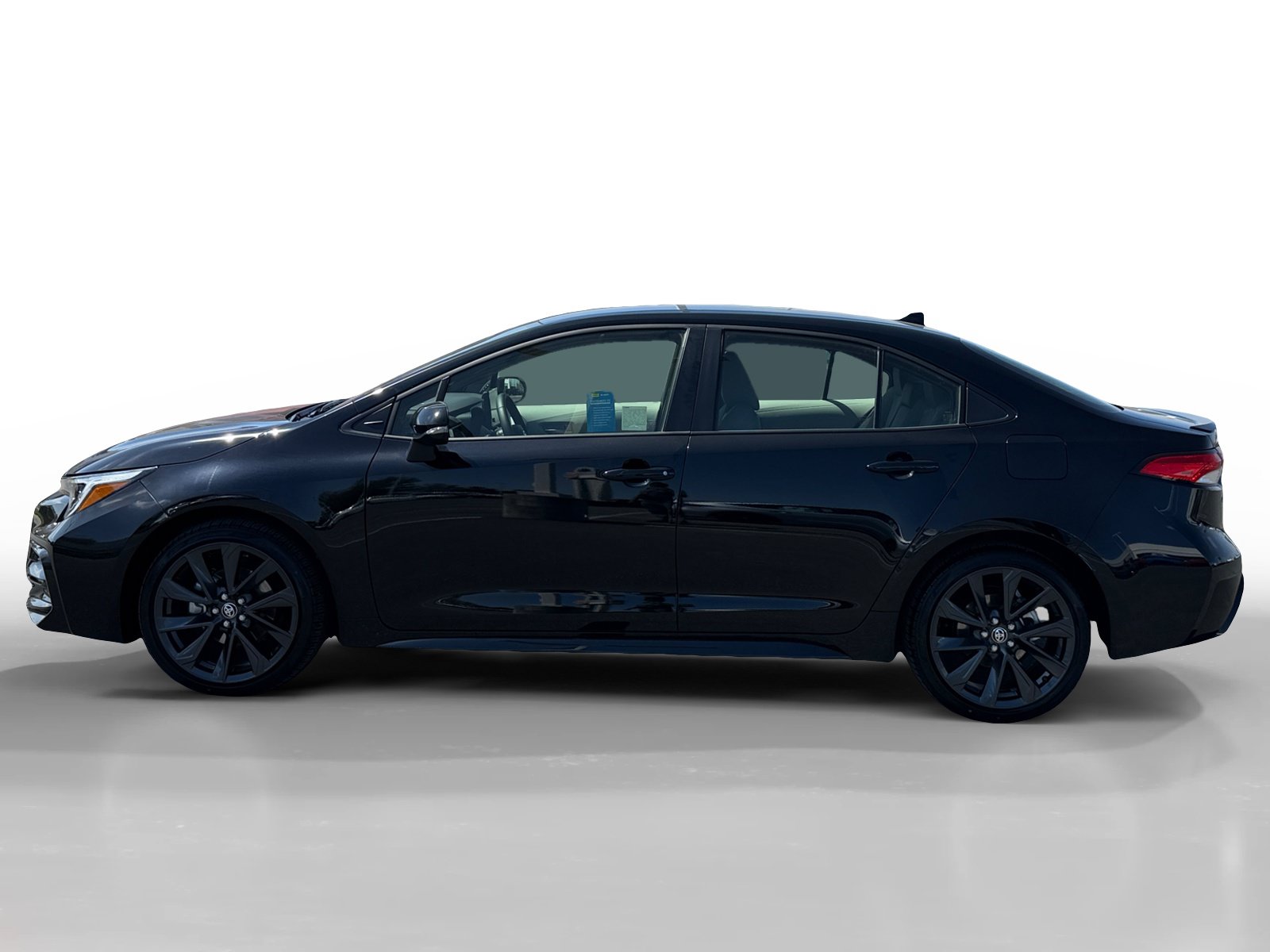 Used 2026 Toyota Corolla SE FWD image 2