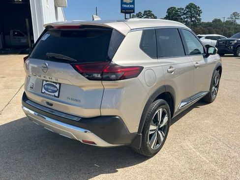 Used 2022 Nissan Rogue Platinum w/ Head-Up Display Package FWD image 4