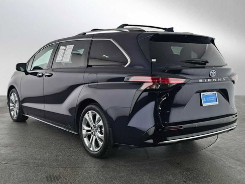 Used 2022 Toyota Sienna Platinum image 5